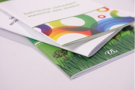 Spiral or stapled brochures
